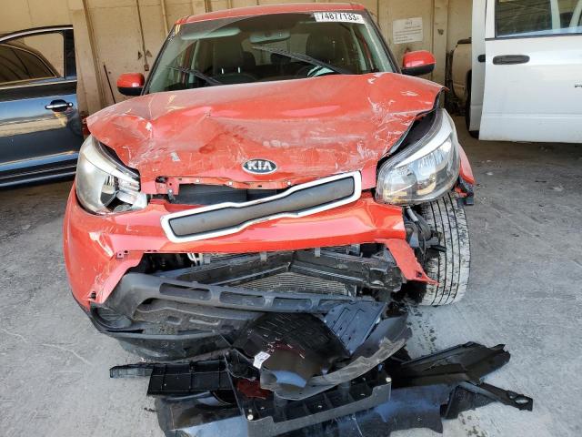 KNDJP3A57F7768828 - 2015 KIA SOUL + RED photo 5