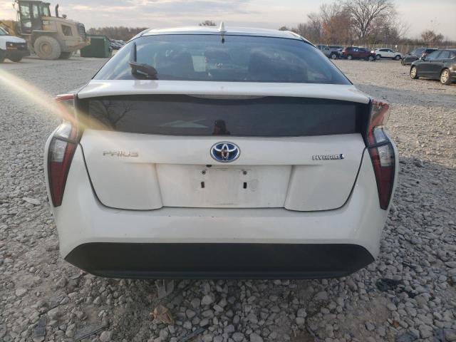 JTDKARFU0H3532461 - 2017 TOYOTA PRIUS WHITE photo 6