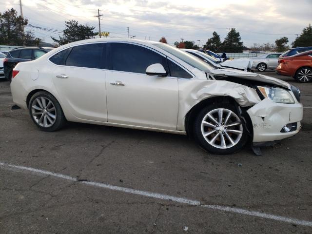 1G4PP5SK2D4153074 - 2013 BUICK VERANO WHITE photo 4