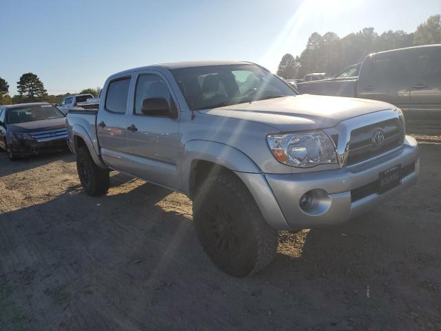 3TMJU62N49M088176 - 2009 TOYOTA TACOMA DOUBLE CAB PRERUNNER SILVER photo 4