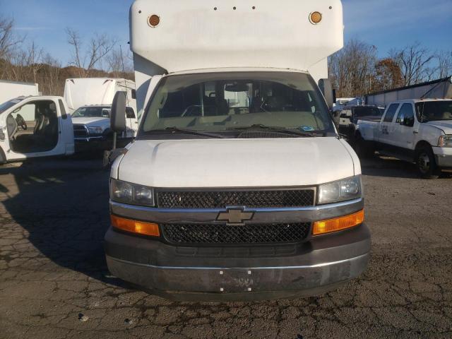 1GB6GUBL3G1275942 - 2016 CHEVROLET EXPRESS G4 WHITE photo 5