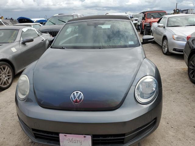 3VW5P7AT1DM827718 - 2013 VOLKSWAGEN BEETLE GRAY photo 5