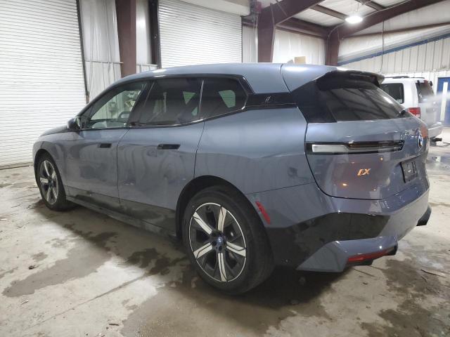 WB523CF04RCN49961 - 2024 BMW IX XDRIVE50 GRAY photo 2