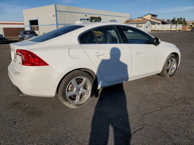 YV1612FS3D2188089 - 2013 VOLVO S60 T5 WHITE photo 3