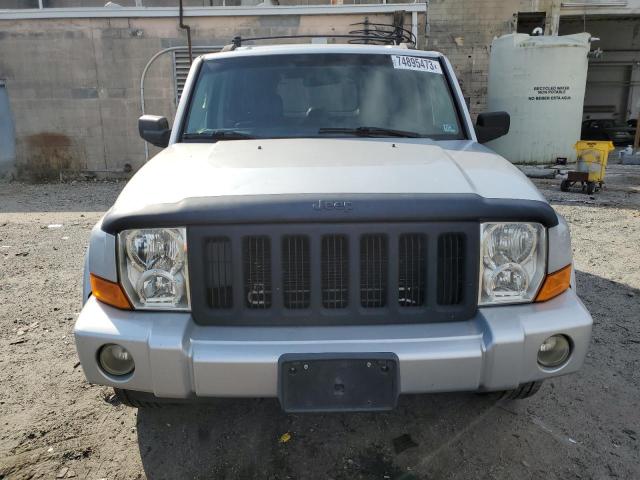 1J8HG48K99C553942 - 2009 JEEP COMMANDER SPORT Silber Foto 5