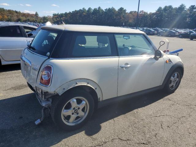 WMWSU3C56BT182937 - 2011 MINI COOPER WHITE photo 3