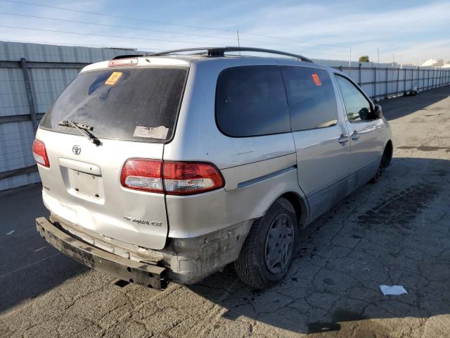 4T3ZF19CX2U501324 - 2002 TOYOTA SIENNA CE SILVER photo 3