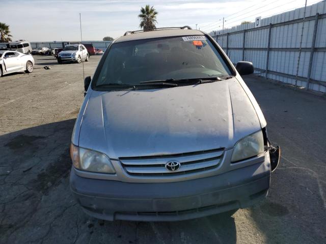 4T3ZF19CX2U501324 - 2002 TOYOTA SIENNA CE SILVER photo 5