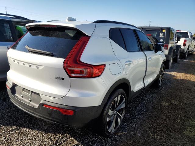 YV4L12UL5R2202695 - 2024 VOLVO XC40 PLUS WHITE photo 3