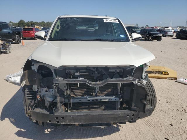 JTEZU5JR5J5175348 - 2018 TOYOTA 4RUNNER SR5 WHITE photo 5