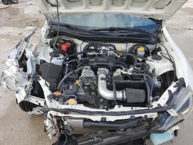 JF1ZNAA13E9701114 - 2014 TOYOTA SCION FR-S WHITE photo 11