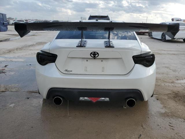 JF1ZNAA13E9701114 - 2014 TOYOTA SCION FR-S WHITE photo 6