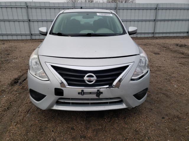 3N1CN7AP5GL871303 - 2016 NISSAN VERSA S SILVER photo 5