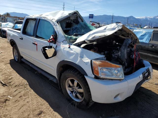 1N6BA0EC9CN303811 - 2012 NISSAN TITAN S WHITE photo 4