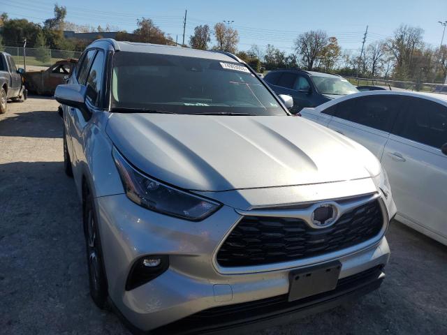 5TDGZRBH9NS596919 - 2022 TOYOTA HIGHLANDER XLE SILVER photo 5