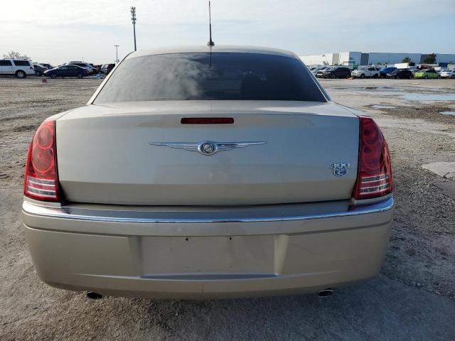 2C3KA63H38H211134 - 2008 CHRYSLER 300C TAN photo 6