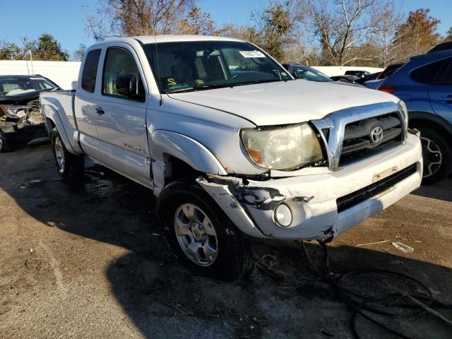 5TETU62N56Z205724 - 2006 TOYOTA TACOMA PRERUNNER ACCESS CAB WHITE photo 4