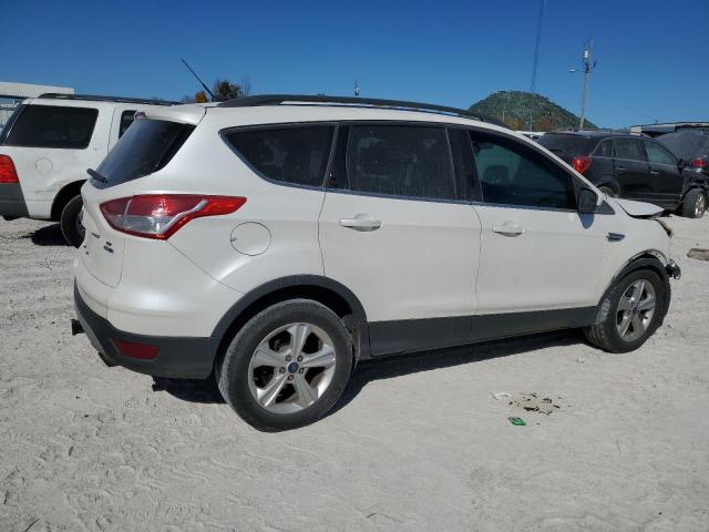 1FMCU9G96FUA49758 - 2015 FORD ESCAPE SE WHITE photo 3