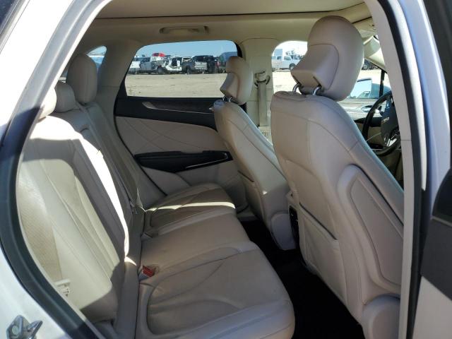 5LMCJ3C95HUL52235 - 2017 LINCOLN MKC RESERVE WHITE photo 10