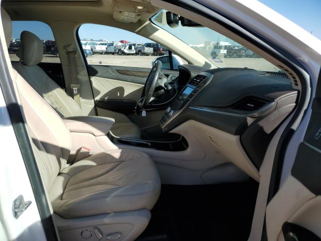 5LMCJ3C95HUL52235 - 2017 LINCOLN MKC RESERVE WHITE photo 7