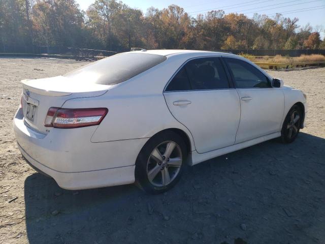 4T1BF3EKXAU517265 - 2010 TOYOTA CAMRY BASE WHITE photo 3