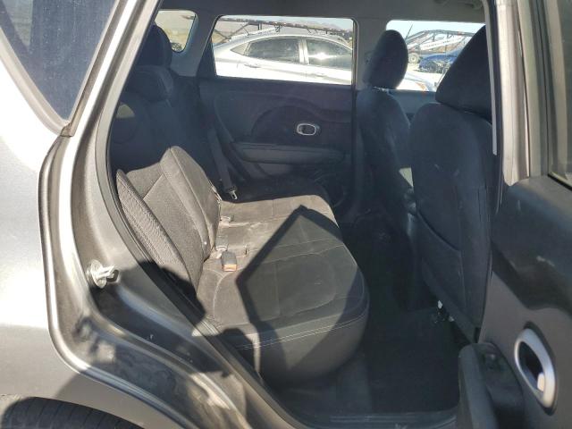 KNDJN2A26E7001587 - 2014 KIA SOUL GRAY photo 10