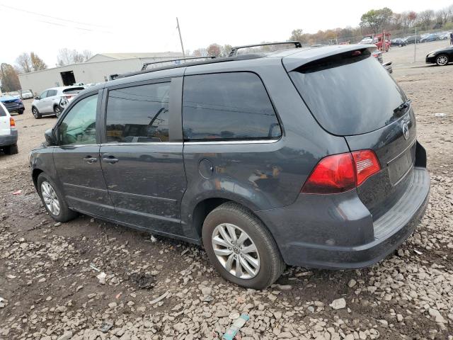 2C4RVABGXCR390284 - 2012 VOLKSWAGEN ROUTAN SE GRAY photo 2