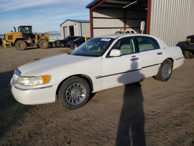 1LNHM82W7YY864527 - 2000 LINCOLN TOWN CAR SIGNATURE WHITE photo 1