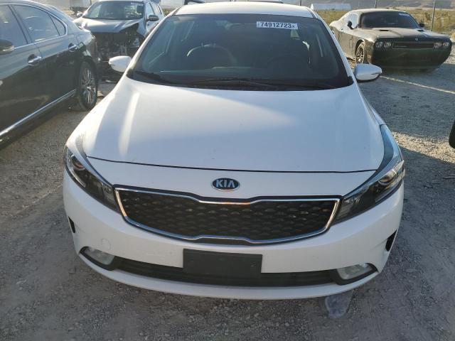 KNAFX5A85H5673790 - 2017 KIA FORTE EX WHITE photo 5