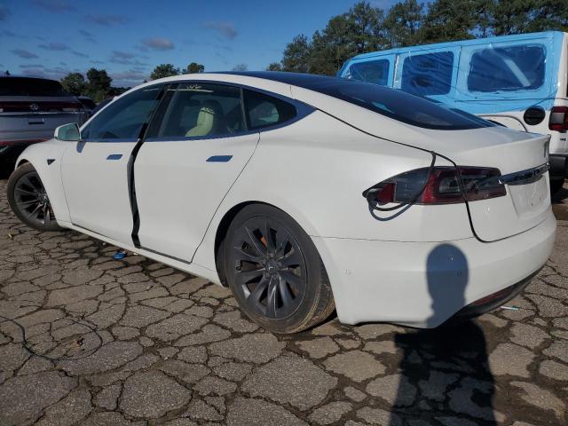5YJSA1E22LF360575 - 2020 TESLA MODEL S WHITE photo 2