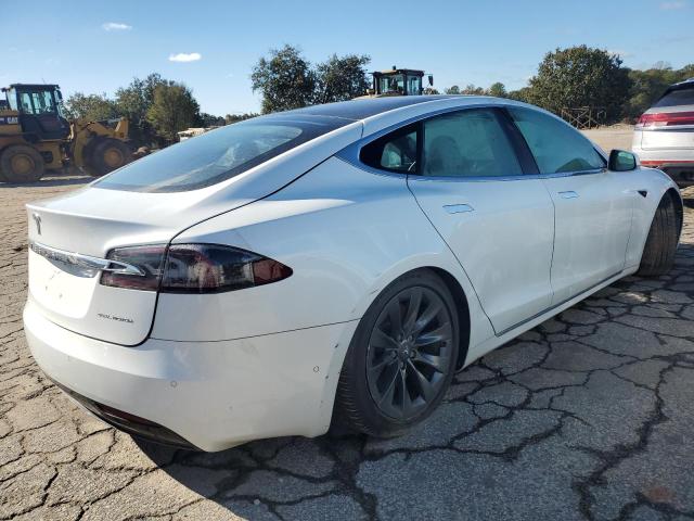 5YJSA1E22LF360575 - 2020 TESLA MODEL S WHITE photo 3