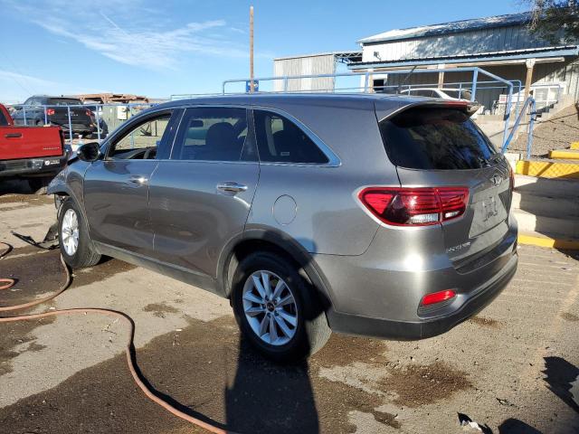 5XYPG4A58KG487019 - 2019 KIA SORENTO LX GRAY photo 2