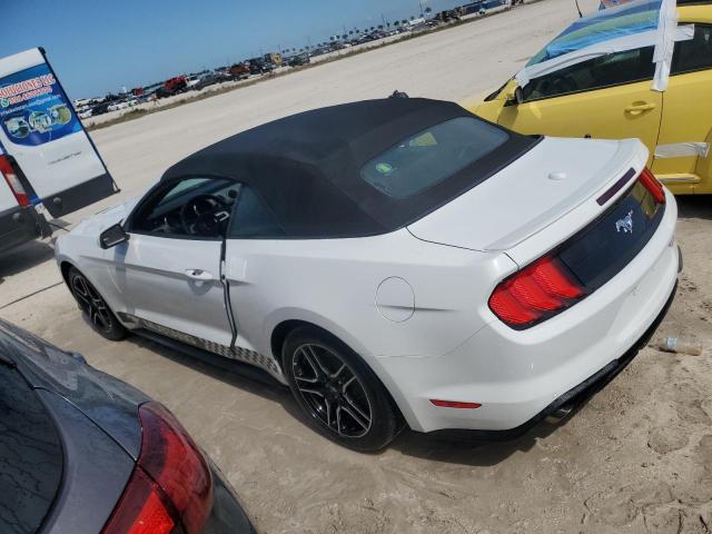 1FATP8UH7J5166372 - 2018 FORD MUSTANG WHITE photo 2