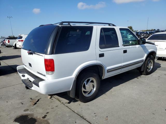 1GNDT13W712146777 - 2001 CHEVROLET BLAZER WHITE photo 3