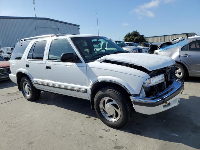 1GNDT13W712146777 - 2001 CHEVROLET BLAZER WHITE photo 4