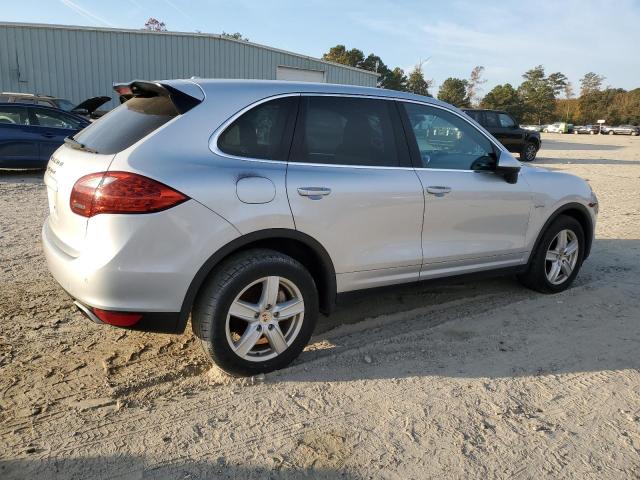 WP1AE2A20CLA91385 - 2012 PORSCHE CAYENNE S HYBRID SILVER photo 3