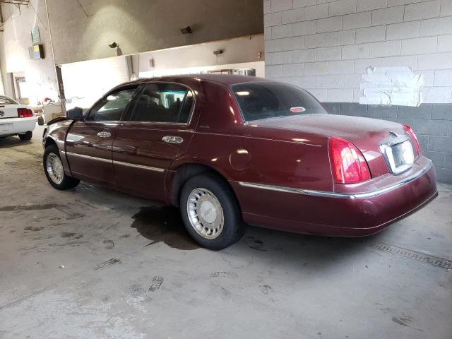 1LNHM81W0YY765811 - 2000 LINCOLN TOWN CAR EXECUTIVE MAROON photo 2
