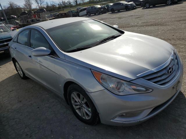 5NPEB4AC8DH599383 - 2013 HYUNDAI SONATA GLS SILVER photo 4