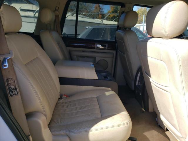 5LMFU27R23LJ28265 - 2003 LINCOLN NAVIGATOR 白色 照片 10