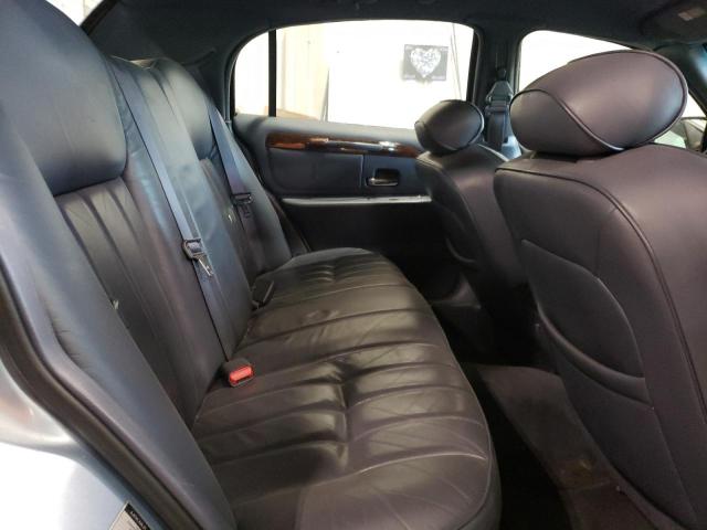 1LNFM81W4WY629203 - 1998 LINCOLN TOWN CAR EXECUTIVE BLUE photo 10