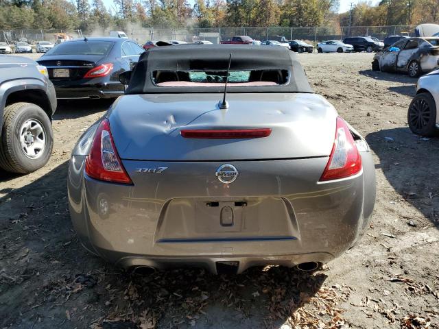 JN1AZ4FH1AM300240 - 2010 NISSAN 370Z SILVER photo 6