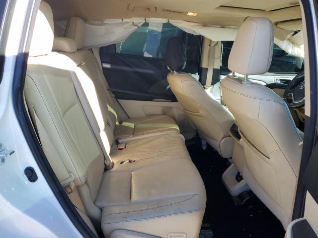5TDKKRFH3GS126364 - 2016 TOYOTA HIGHLANDER XLE WHITE photo 11