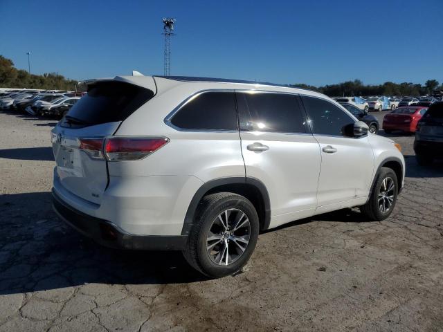 5TDKKRFH3GS126364 - 2016 TOYOTA HIGHLANDER XLE WHITE photo 3