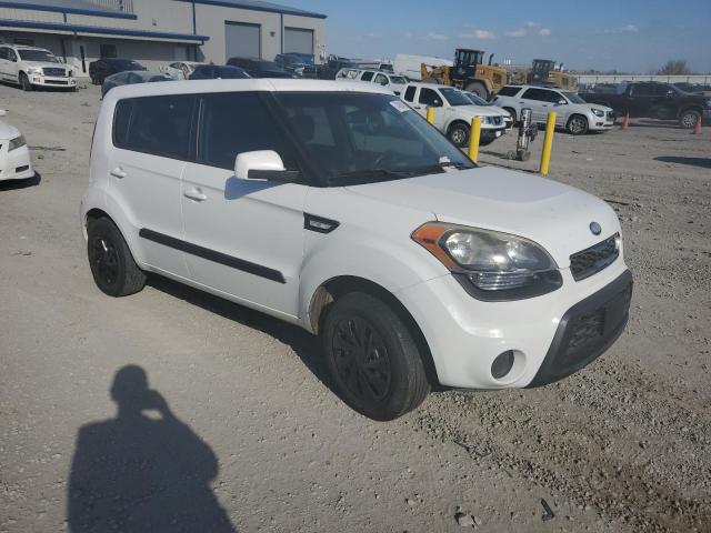 KNDJT2A59D7763018 - 2013 KIA SOUL WHITE photo 4