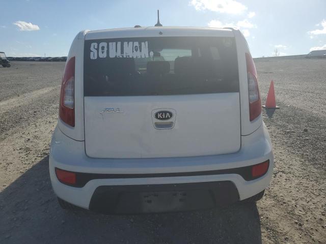 KNDJT2A59D7763018 - 2013 KIA SOUL WHITE photo 6