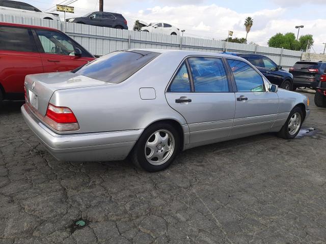 WDBGA33G8XA426902 - 1999 MERCEDES-BENZ S 320 SILVER photo 3