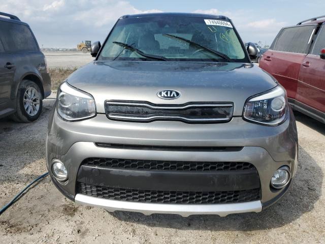 KNDJP3A55H7499389 - 2017 KIA SOUL + GRAY photo 5