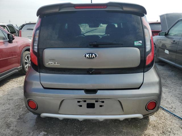 KNDJP3A55H7499389 - 2017 KIA SOUL + GRAY photo 6