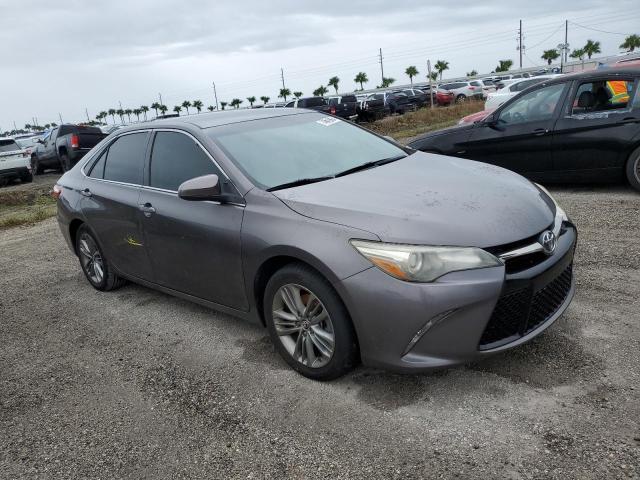 4T1BF1FK2FU070344 - 2015 TOYOTA CAMRY LE GRAY photo 4