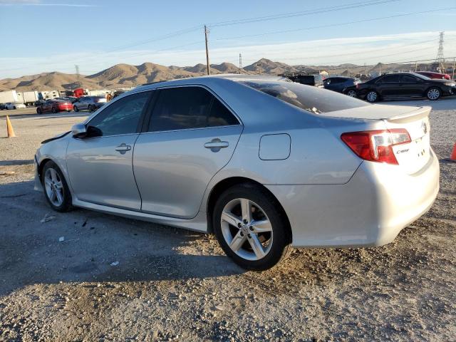 4T1BF1FK3CU543938 - 2012 TOYOTA CAMRY BASE SILVER photo 2